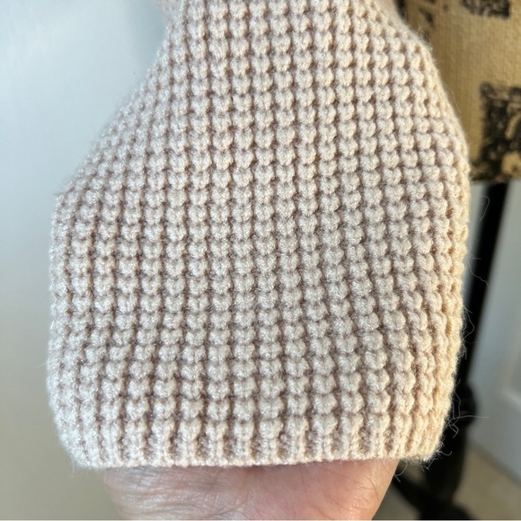 Superdown Pink V-Neck Pullover Cropped Waffle Knit Sweater - Picture 6 of 11